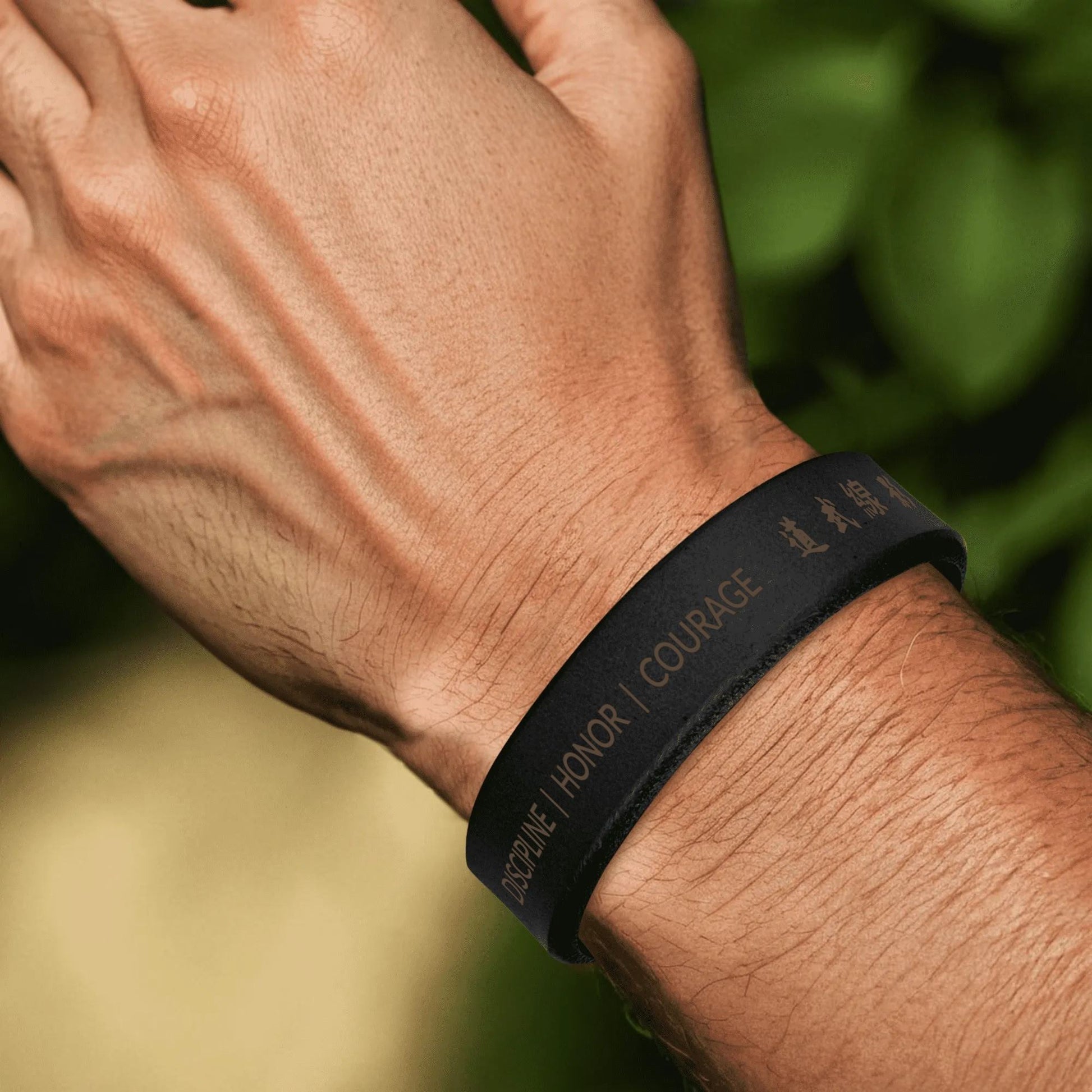 Silent Warrior Cuff – Engraved Leather Bracelet | HONOR | COURAGE | DISCIPLINE | 道武線影